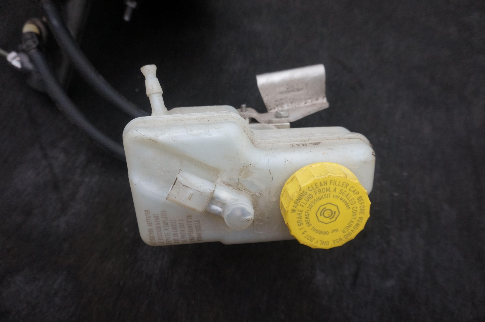 Power Brake Booster Servo Master Cylinder Reservoir 11C0673CP McLaren 650S 15-17