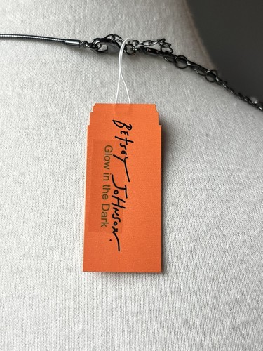Neu mit Etikett Betsey Johnson Halloween Spinne Statement leuchtet im Dunkeln Halskette 125 $ - Bild 6 von 6