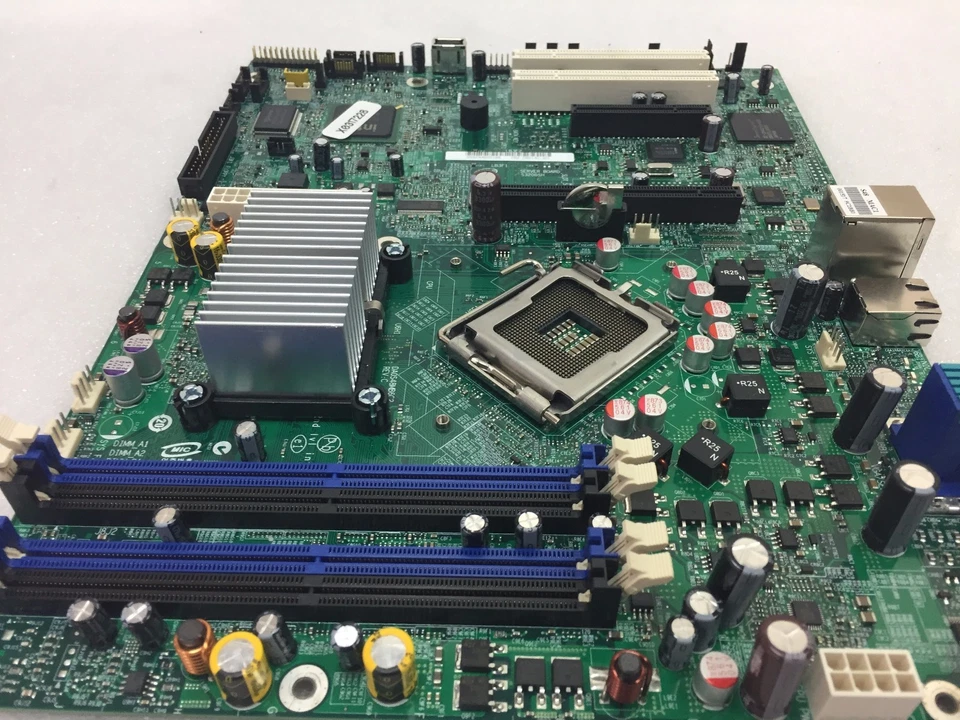 Intel Server Motherboard S3200SH D86140-301 LGA 775 Socket T Dual 1 GB NIC - Image 3 of 3