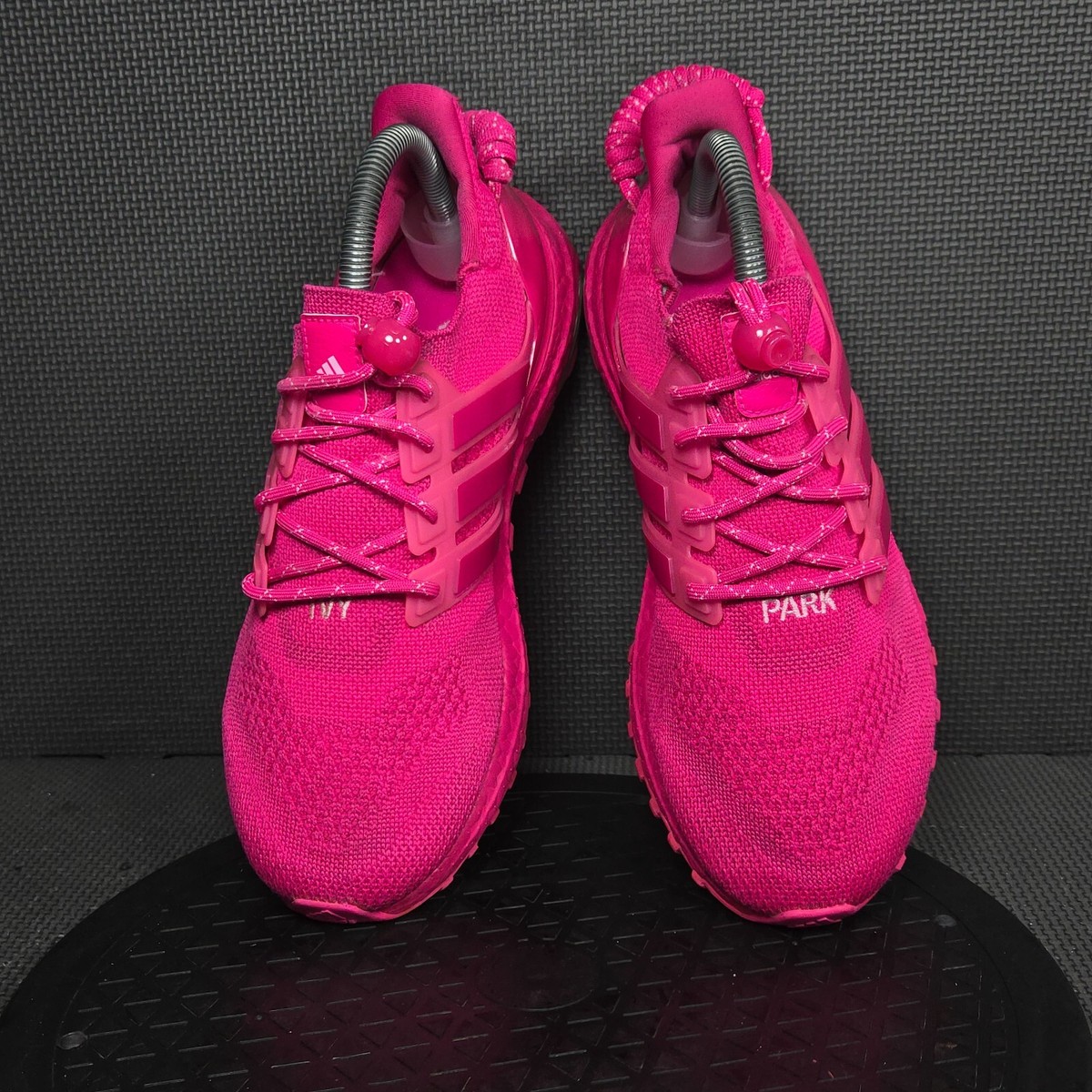 adidas × IVY PARK ULTRABOOST グリーン & ピンク Beyoncé and Adidas' Valentine's Day Ivy Park sneaker is