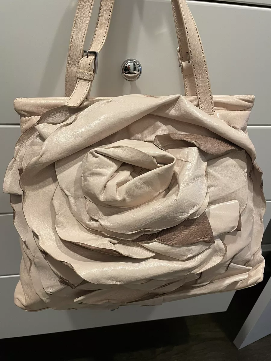 2800 Valentino Garavani 3D rose petals tote bag cream