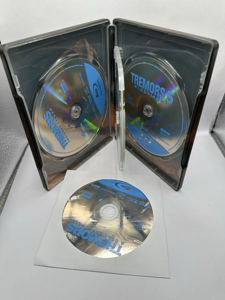 Tremors: 7 Movie Collection Rare US BLU RAY STEELBOOK - RARE! - Image 3 of 4