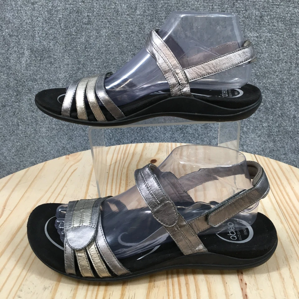 Sandalias Abeo para mujer 9,5 estrechas Brynn con tiras de cuero gris metálico con tira trasera Foto 2 de 4