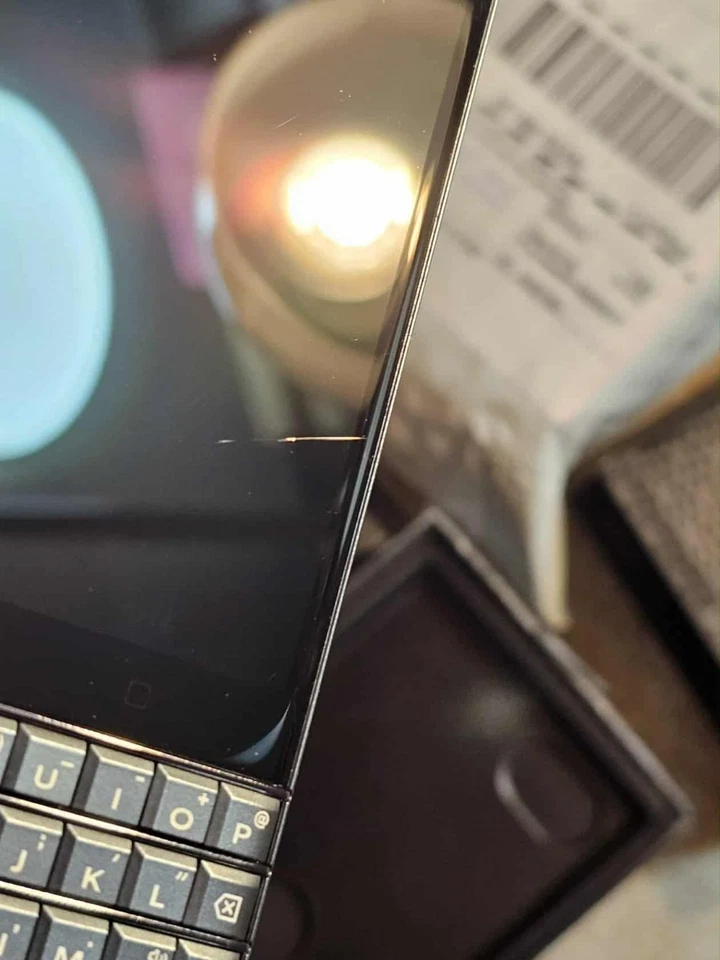 ⚡VIEW PHOTOS⚡BLACKBERRY KEY2 LE 32GB KEYTWO UNLOCKED CELL PHONE TELUS BELL FIDO⚡ - Image 2 of 4