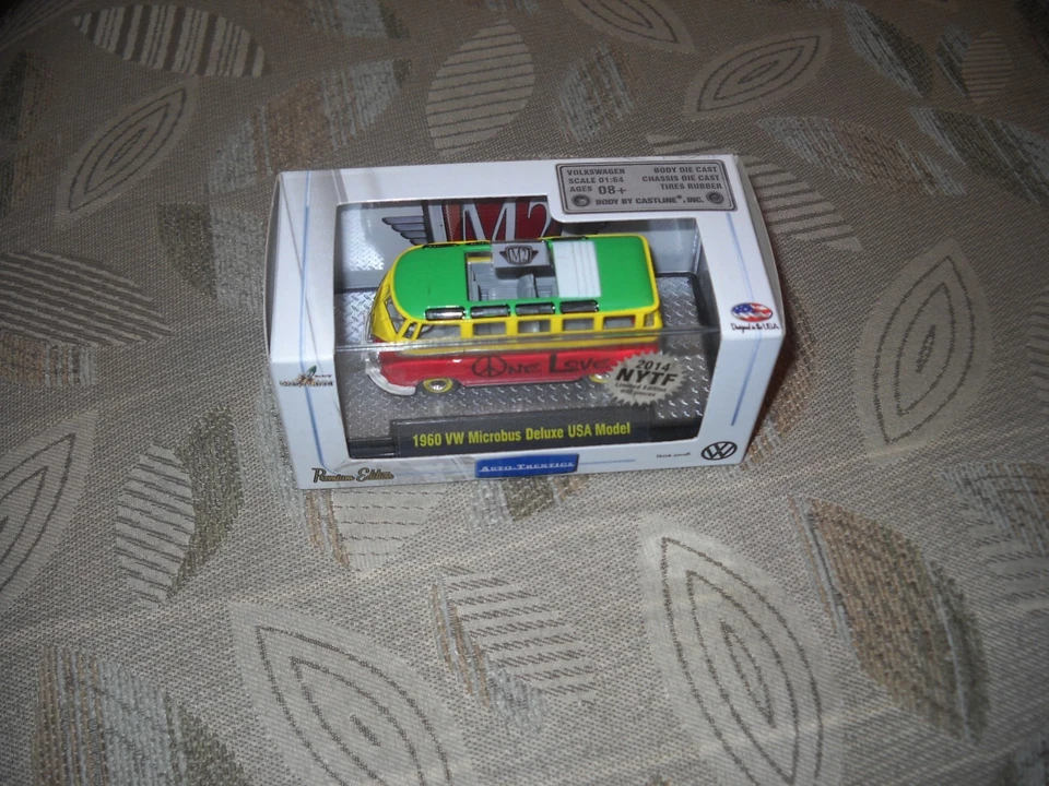 💋-M2 MACHINES-2014 NEW YORK TOY FAIR "NYTF" 1960 VW MICROBUS DELUXE USA MODEL💋 - Image 3 of 4