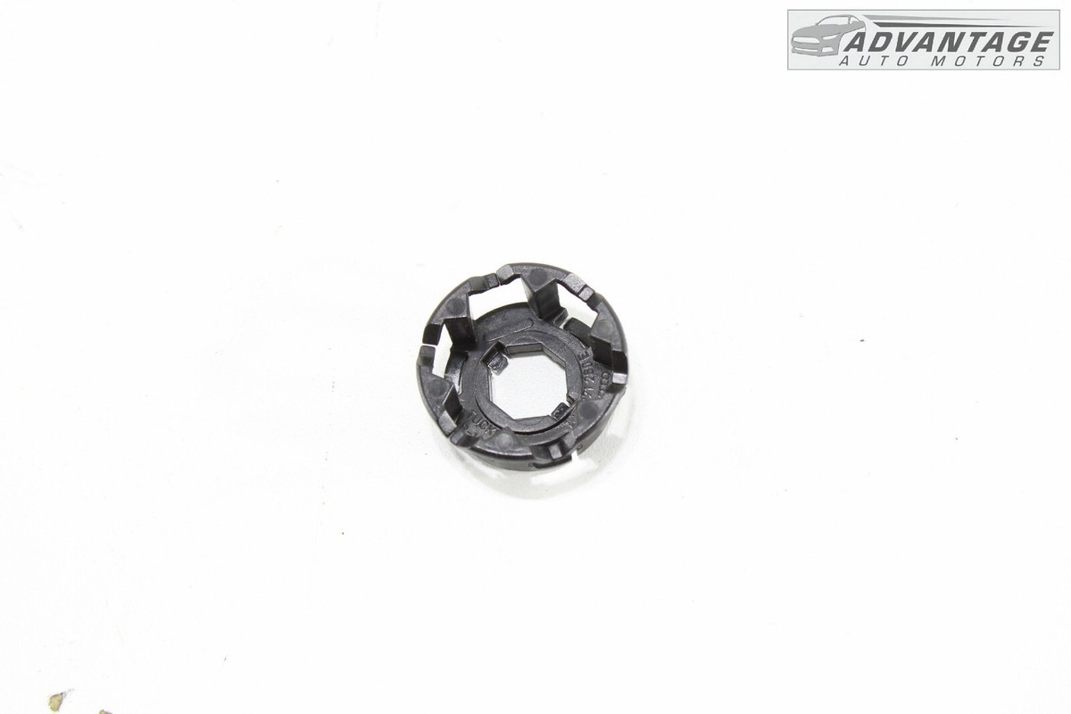 2009-2016 AUDI A4 QUATTRO B8 GROUND CABLE RETAINER CLIP 1J0971260E