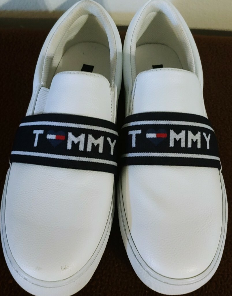 tommy hilfiger women's lucey sneaker