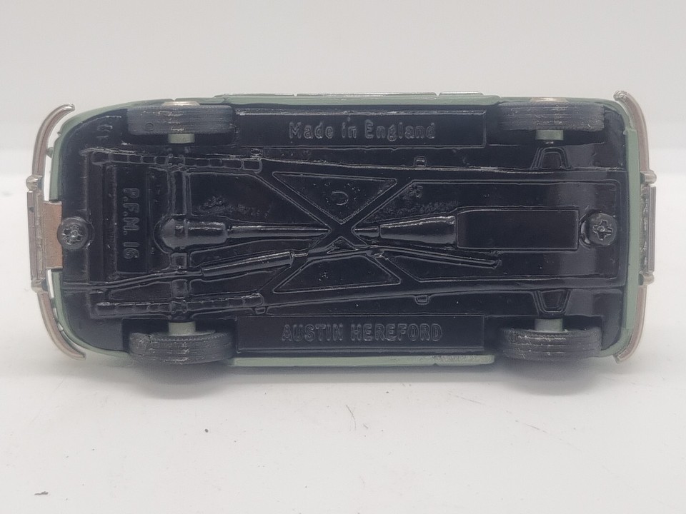Pathfinder Models UK. 1:43 - 1 - Coche a escala - Bristol 401 Coupe