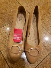 Dexflexflex Comfort  Payless Women Wedge Shoes Size 12  Suede Beige