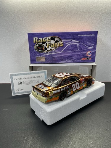 1:24 Tony Stewart #20 Home Depot In Search of the Great Pumpkin 2002 Grand Prix - Picture 2 of 5