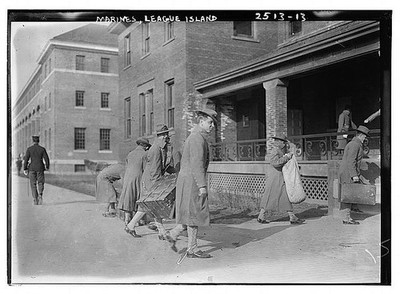 Marines,League Island,Philadelphia Naval Shipyard,PA,1910-1915,luggage
