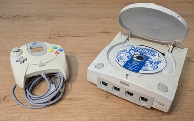 Sega Dreamcast Konsole mit Controller, Kabeln & Sonic Adventure (Disc)