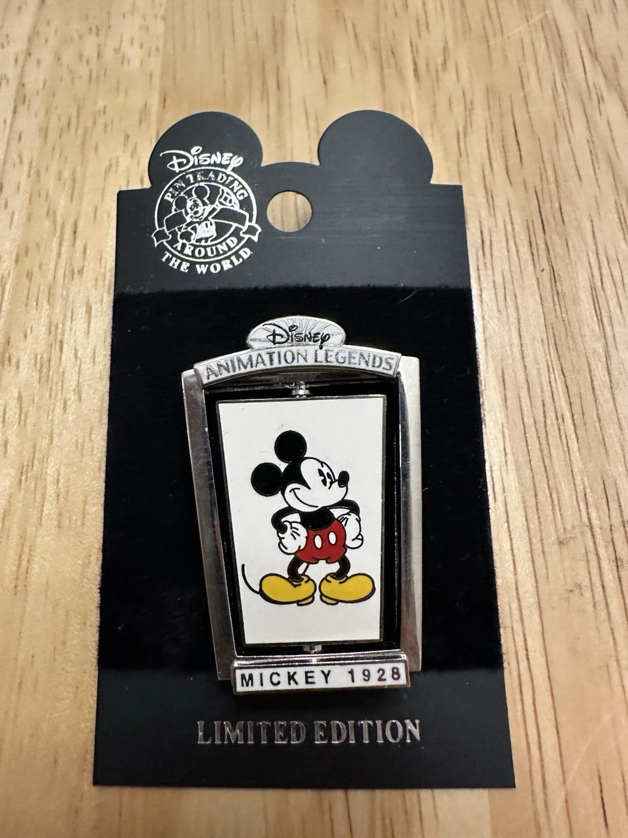 Mickey Mouse 2002 Walt Disney World Patches & Pins (1968-Now) for