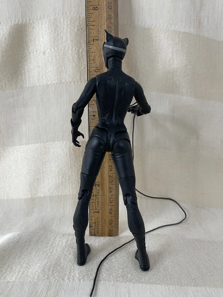 Boneco de ação DC Comics Designer Series Catwoman por Jae Lee DC Direct - Imagem 2 de 2