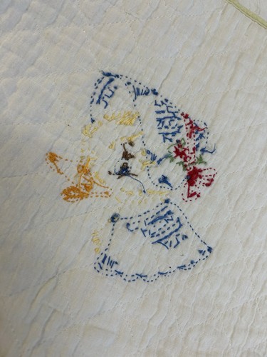Vintage Child's Baby Quilt Blanket c1950 Hand Embroidered 44x32” Clown Animals - Picture 7 of 7