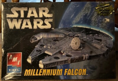 AMT Star Wars Millennium Falcon 1-58 2005 38273 Sealed