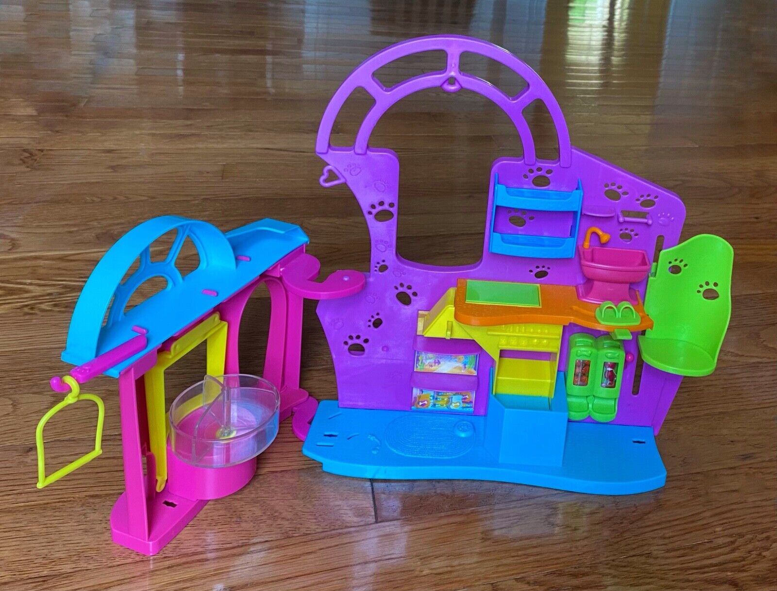 Katie's Nesting Spot: Polly Pocket Playtime Pet Shop Play Set