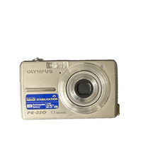Olympus FE-220 7.1 Digital Camera Silver Used-Excellent Condition With Battery