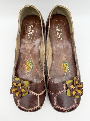 Via Veneto Women's US 8 Brown Leather with Flower Square Toe Low Heels