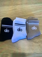 3 Pairs ALO Yoga UNISEX HALF-CREW THROWBACK SOCKS white black tan