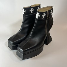 LONDON UNDERGROUND Black LEATHER COFFIN HEEL PLATFORM CROSSES SIZE 8 UK