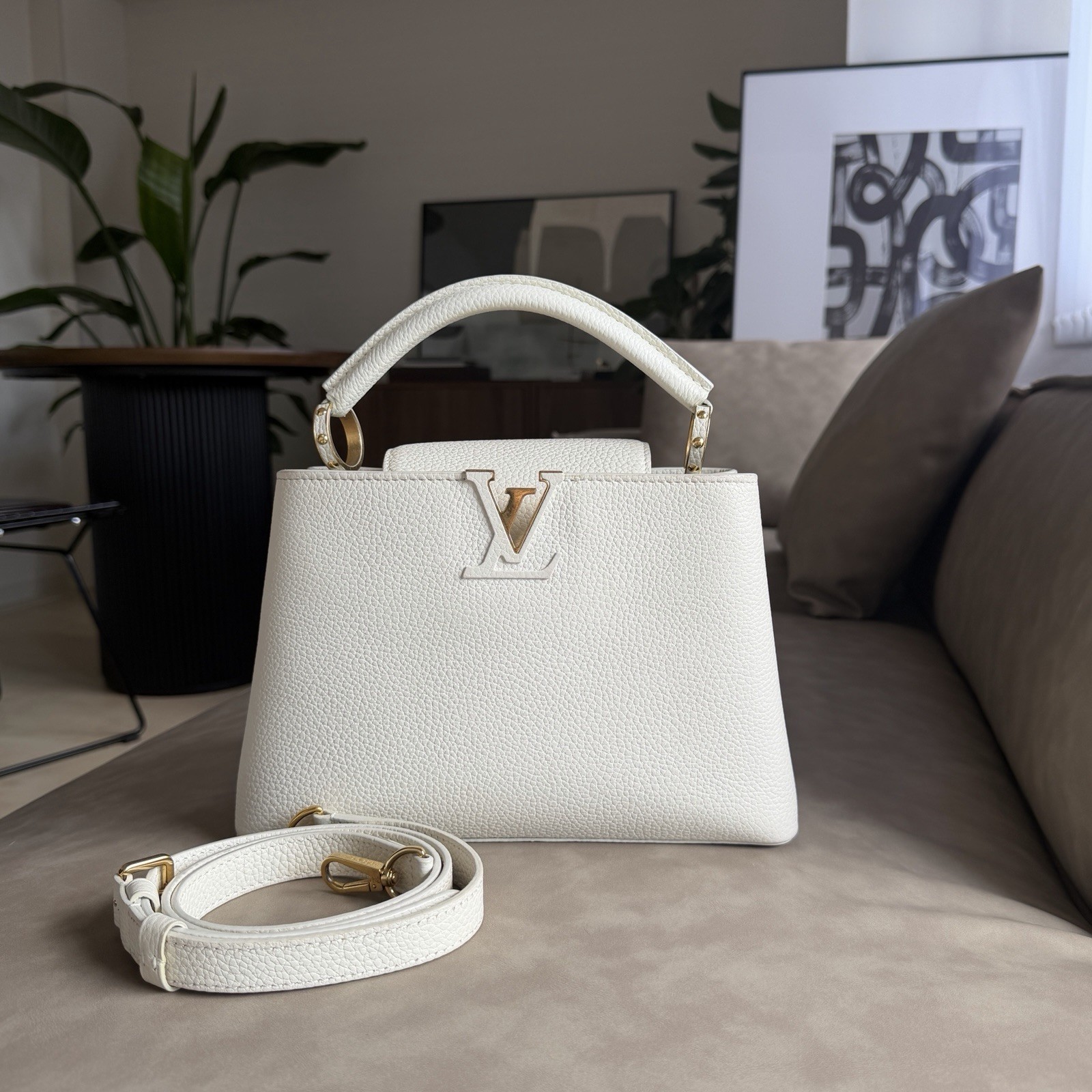 LOUIS VUITTON Capucines BB Quartz White Taurillon Leather Shoulder Bag 2WAY Auth