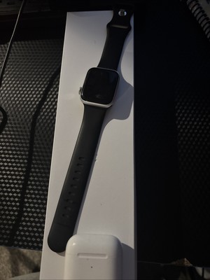AIRPODS AND APPLE WATCH (taking best offer)