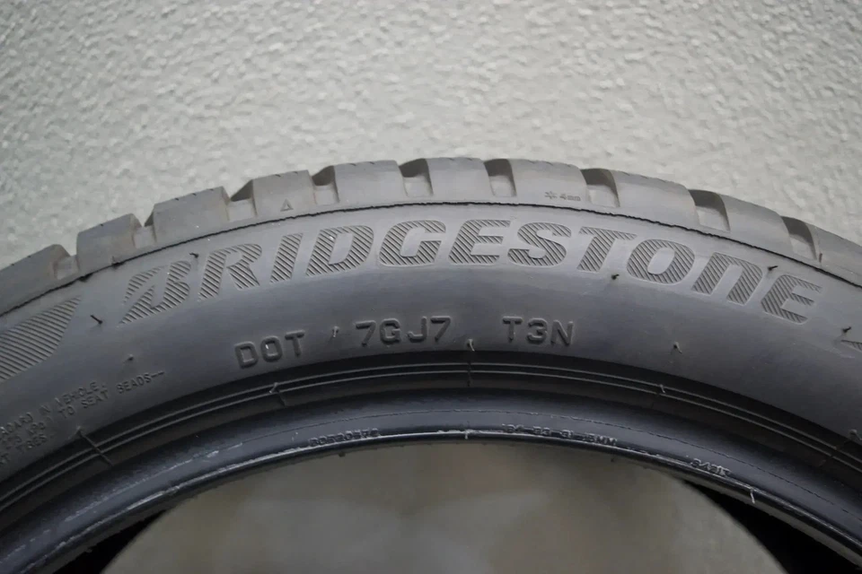 4x Bridgestone LM001 RSC * 225 40 R18 92V M+S XL Winterreifen DOT19 5,7mm TOP! - Bild 2 von 3