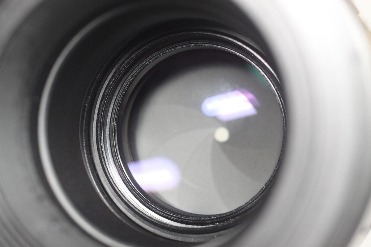 Tamron SP AF 90mm F/2.8 Macro 1:1 72E Lens for Minolta and Tamron SP AF 90mm F/2.8 Macro 1:1 72E Lens for Minolta and