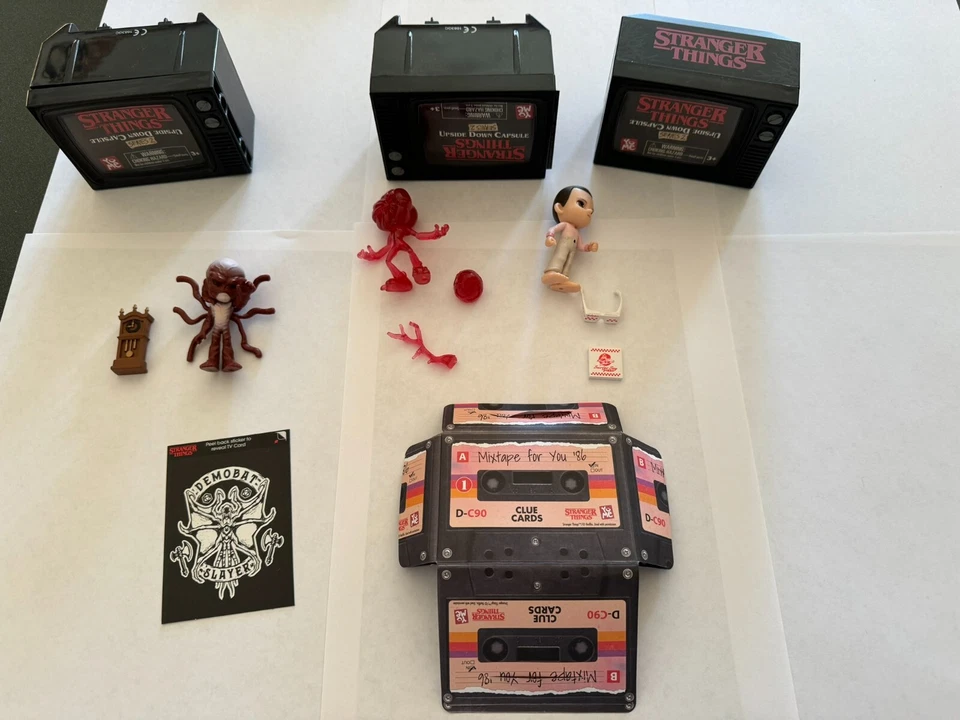 Cápsula invertida YuMe Stranger Things serie 2 Eleven y Demogorgons Foto 2 de 4