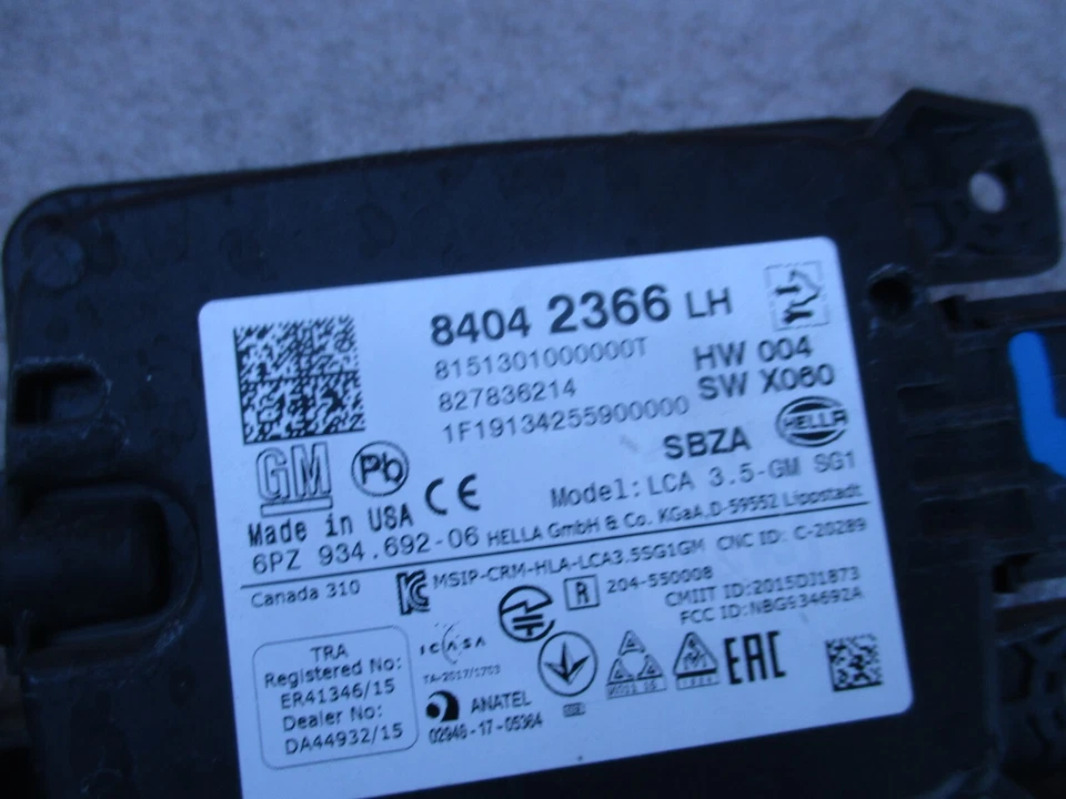 Chevrolet Traverse 2018-2021 módulo de radar punto ciego trasero izquierdo OEM 84042366 Foto 2 de 4