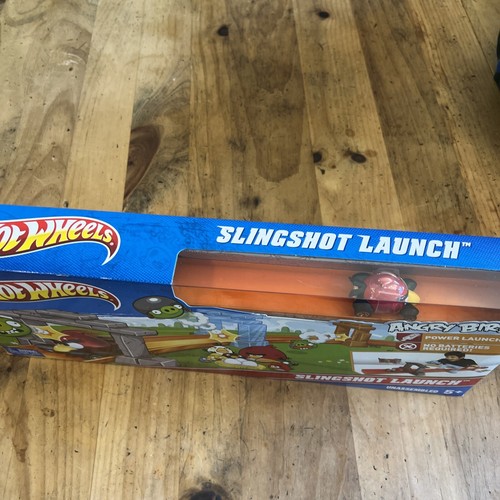 Hot Wheels Angry Birds Slingshot Launch Track Set Y2410 NEW NIB Hotwheels New - Picture 2 of 3
