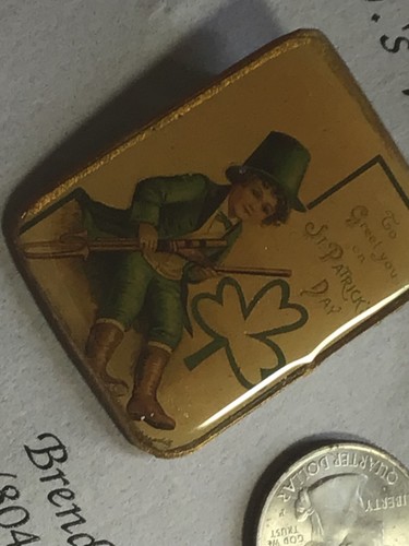 St Patrick Vintage Enamel Irish pin. Shamrock. Leprechaun - Picture 3 of 4