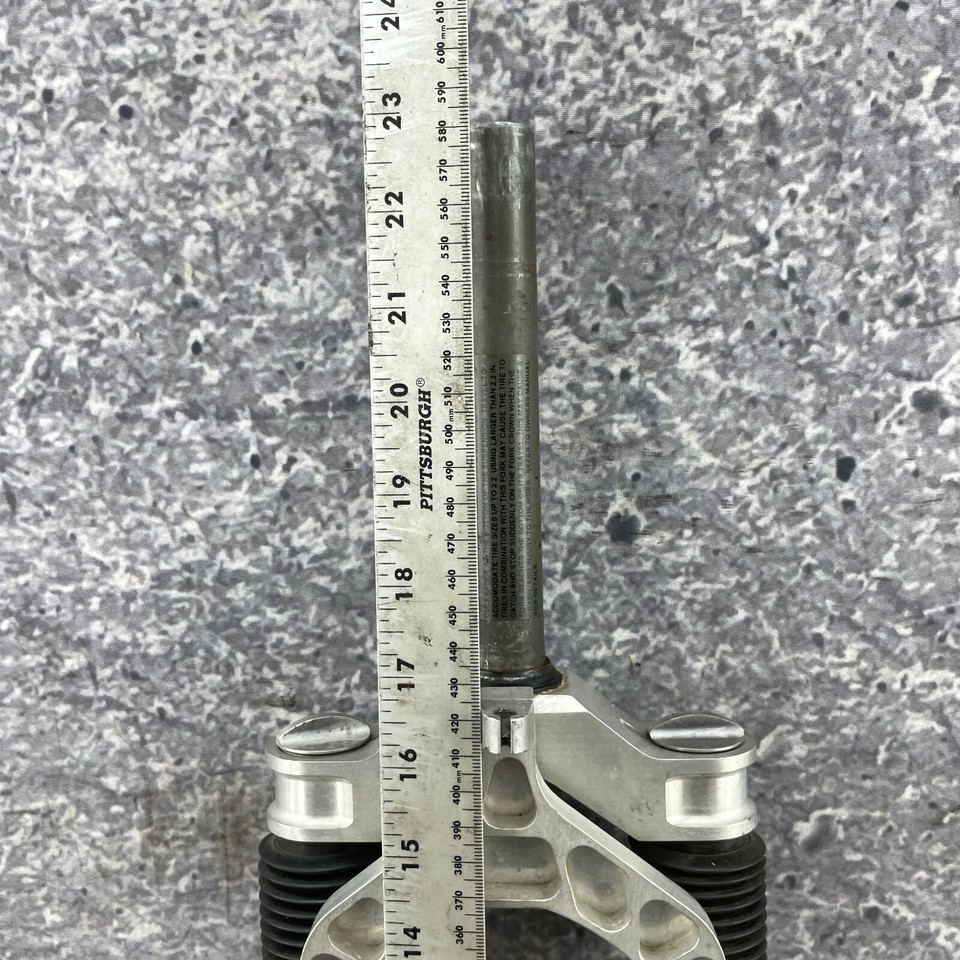 Fourche vtt manitou magnum R pour piece - Équipements vélos