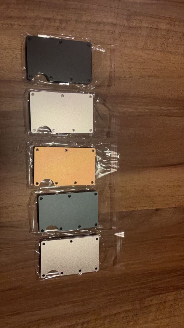 Slim Leather Wallet for Men – RFID Blocking & Minimalist Design-image