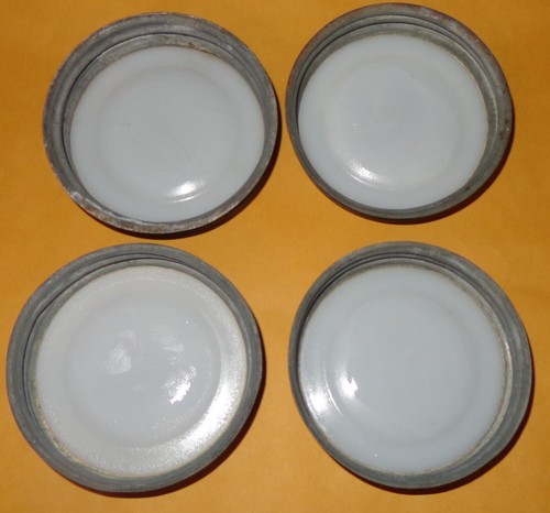 4 VECCHI BARATTOLI VINTAGE PALLINE BOCCA LARGA ZINCO ZINCO METALLO TAPPO COPERCHI NO CHIPS - Foto 3 di 3