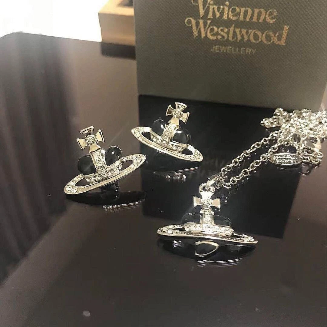 Vivienne westwood earrings and clearance necklace set