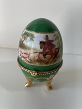 Oeuf en Porcelaine sur pieds Style Fabergé Scene De Chasse Collection Déco