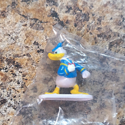 Disney Donald Duck Mini Figurine Figure on White Base in Plastic Bag 3''