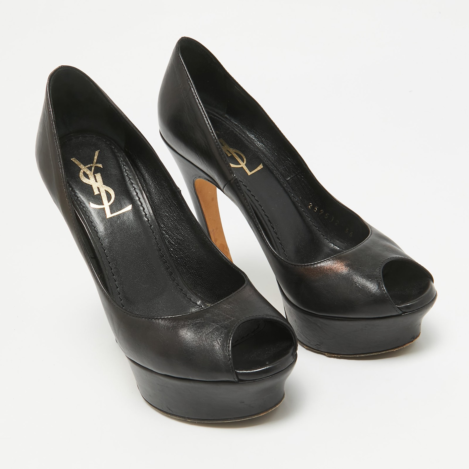 Decolte Yves Saint Laurent nere in pelle Palais punta aperta plateau taglia 36