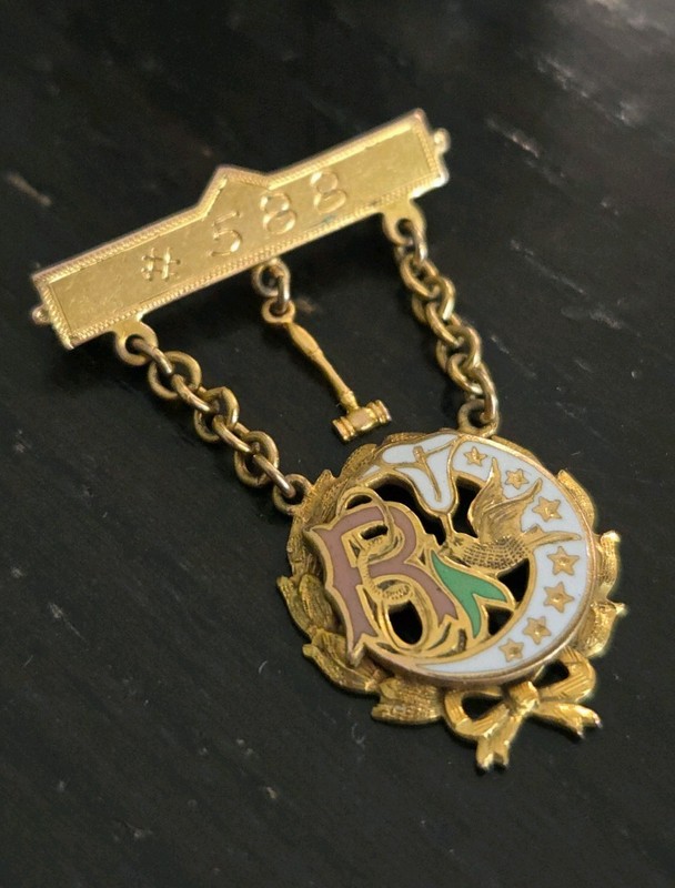 8.34K Gold Order of Odd Fellows Daughters of Rebekah Vintage Pin hang 