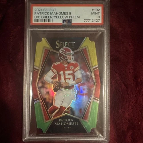 Panini 2021 Select Patrick Mahomes II #102 Green & Yellow Prizm Die-Cut PSA 9