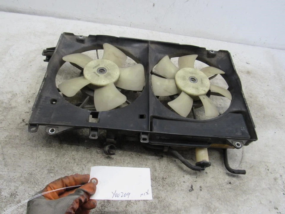 2004 Toyota Prius hybrid radiator ac engie cooling fan assembly coolant tank OEM Foto 2 de 4