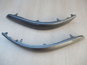 VW TOURAN 1T1, 1T2 Zierleiste Leiste Stoßstange vorne links + rechts 1T0807718B
