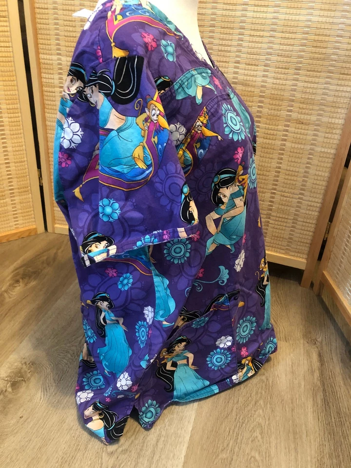 Blusa Médica Exfoliante Dibujos Animados Disney Princesa Jazmín XL Extra Grande Púrpura y Azul Foto 4 de 4