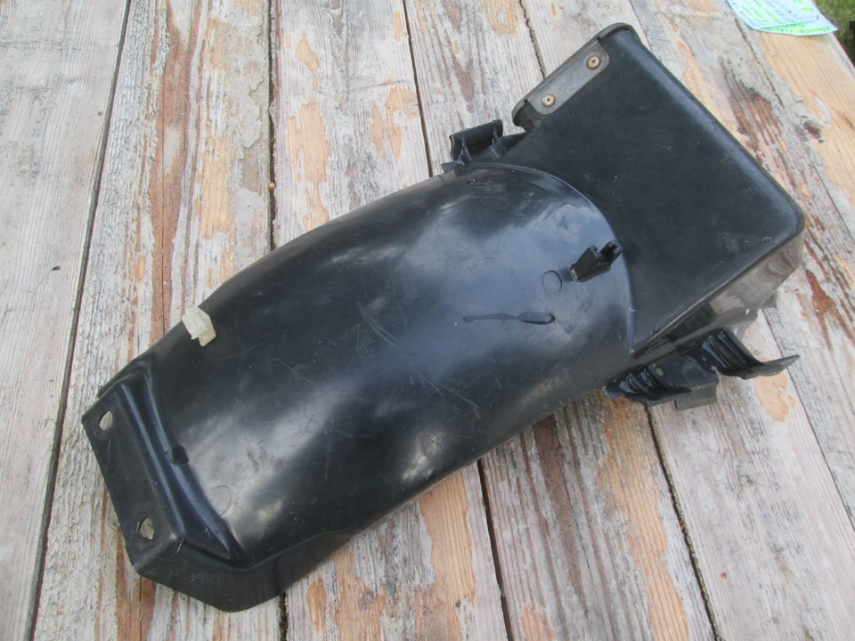 Guardabarros trasero OEM HONDA CB750C / F / K / L / SC N HAWK CB900F B, 80120-438-000 Foto 3 de 4