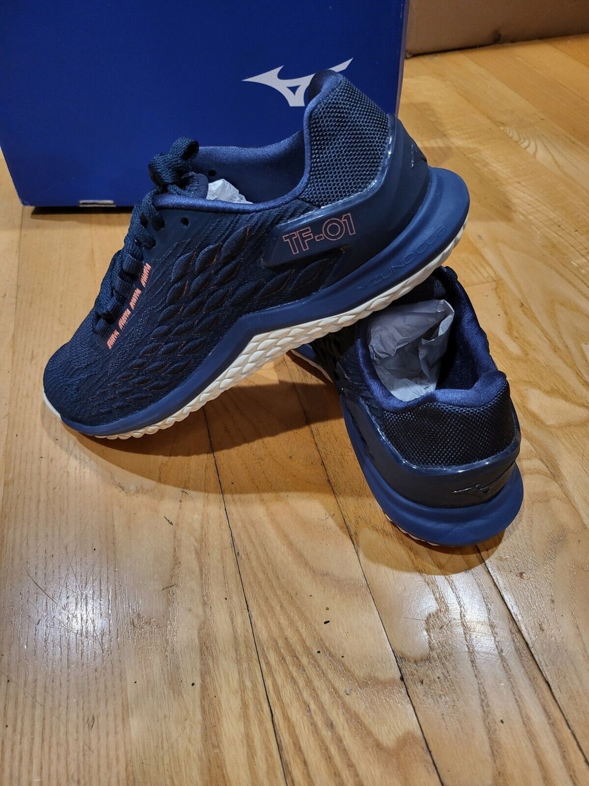 Mizuno TF-01 Women’s Cross Training Shoes Size 6 Navy Raspberry NEW Lightweight image 5