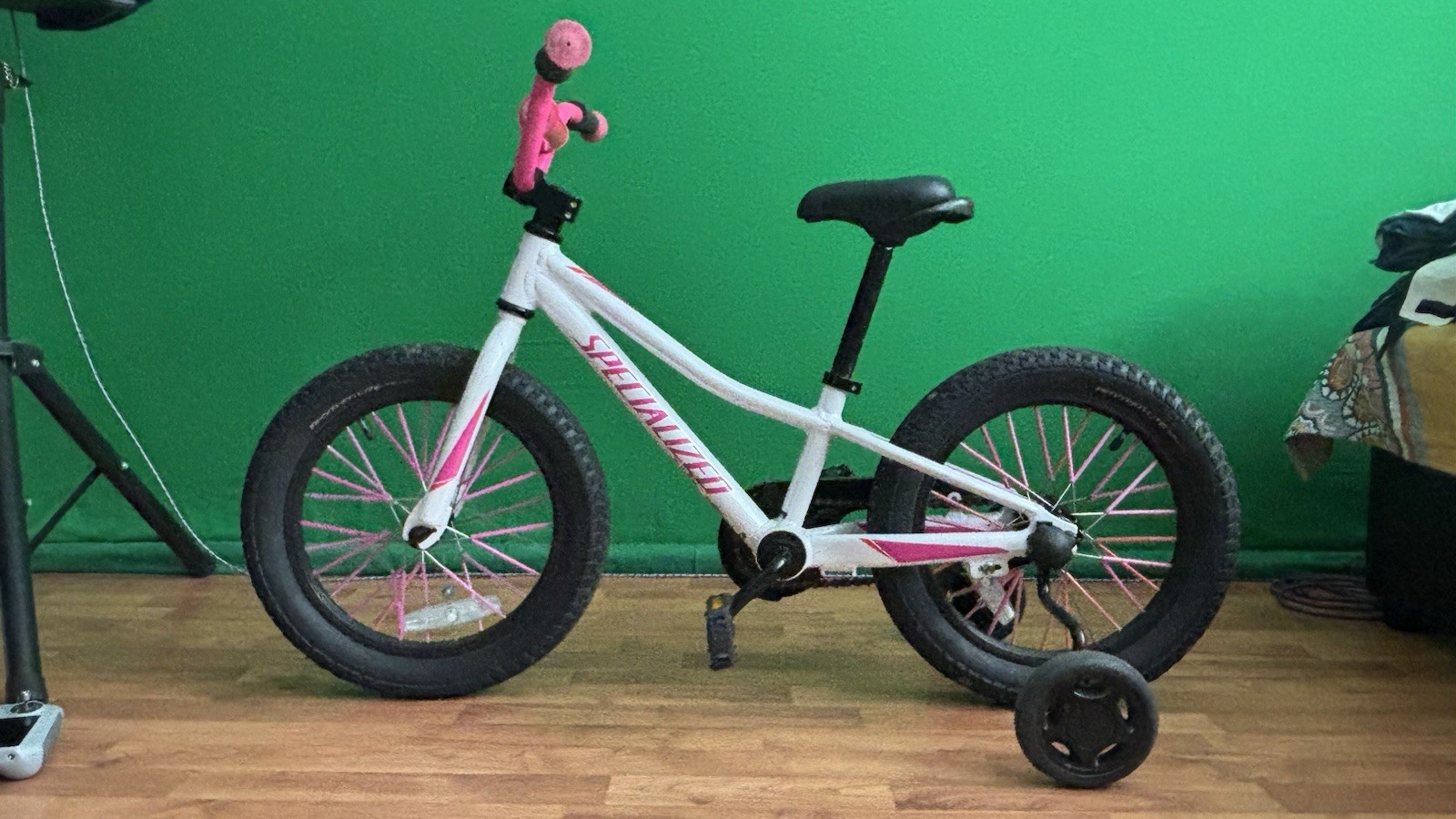 Specialized Riprock Kids Bike 16 Pink/White PRE-OWNED Local PickUp Only