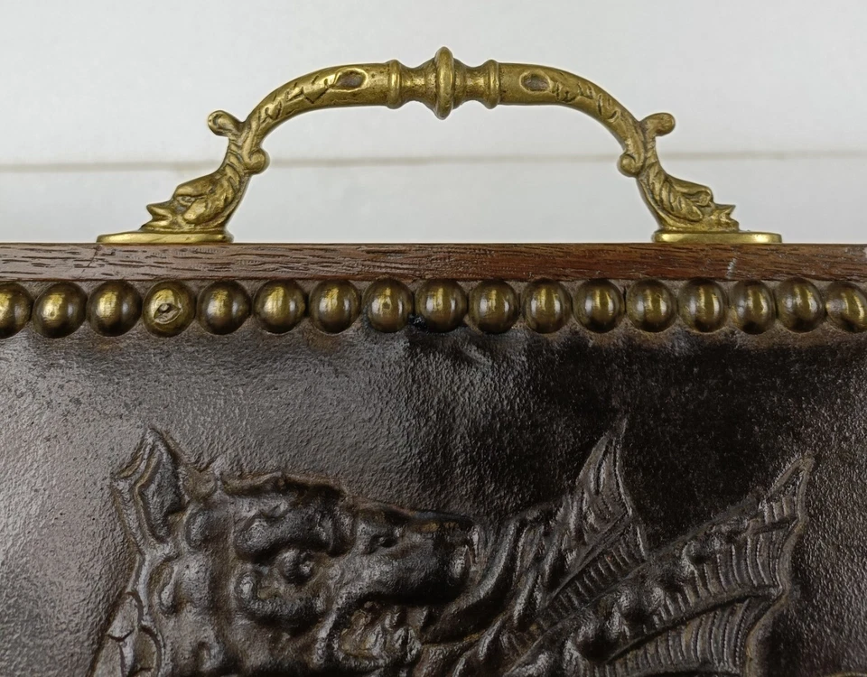 Juego de 4 Sillas Góticas Antiguas Años 1900 Ornamentadas Madera Pesada Renacimiento Dragones Le Foto 4 de 4