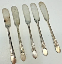 IS Beloved 5 Pieces Spoons Wm Rogers Vintage Silverplate Flatware Butter Knives